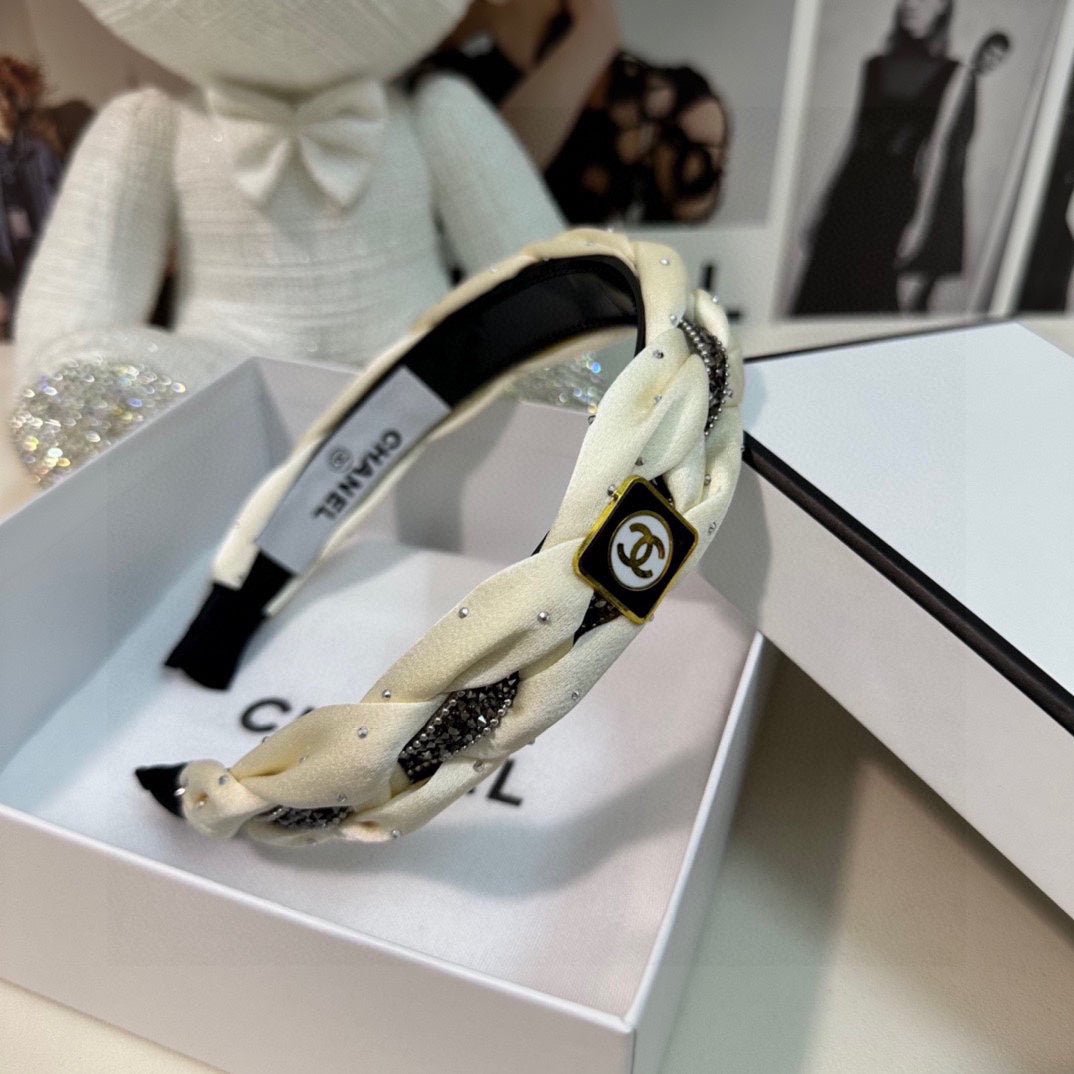 Chanel Off-white Printed Fabric Square Badge Headband - Image 7
