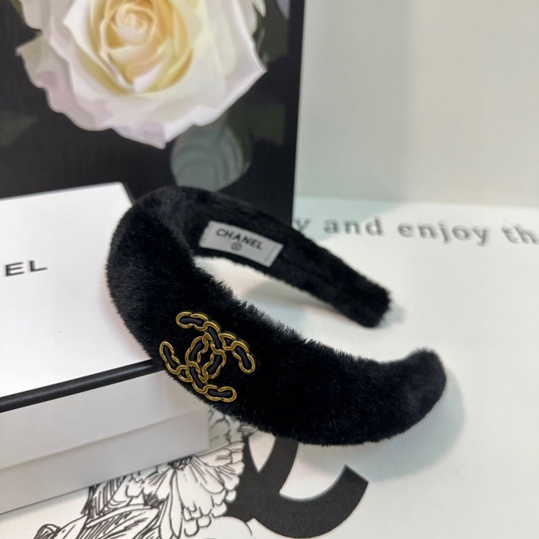 Alternative view of CHANEL BLACK SHEARLING HEADBAND 151385