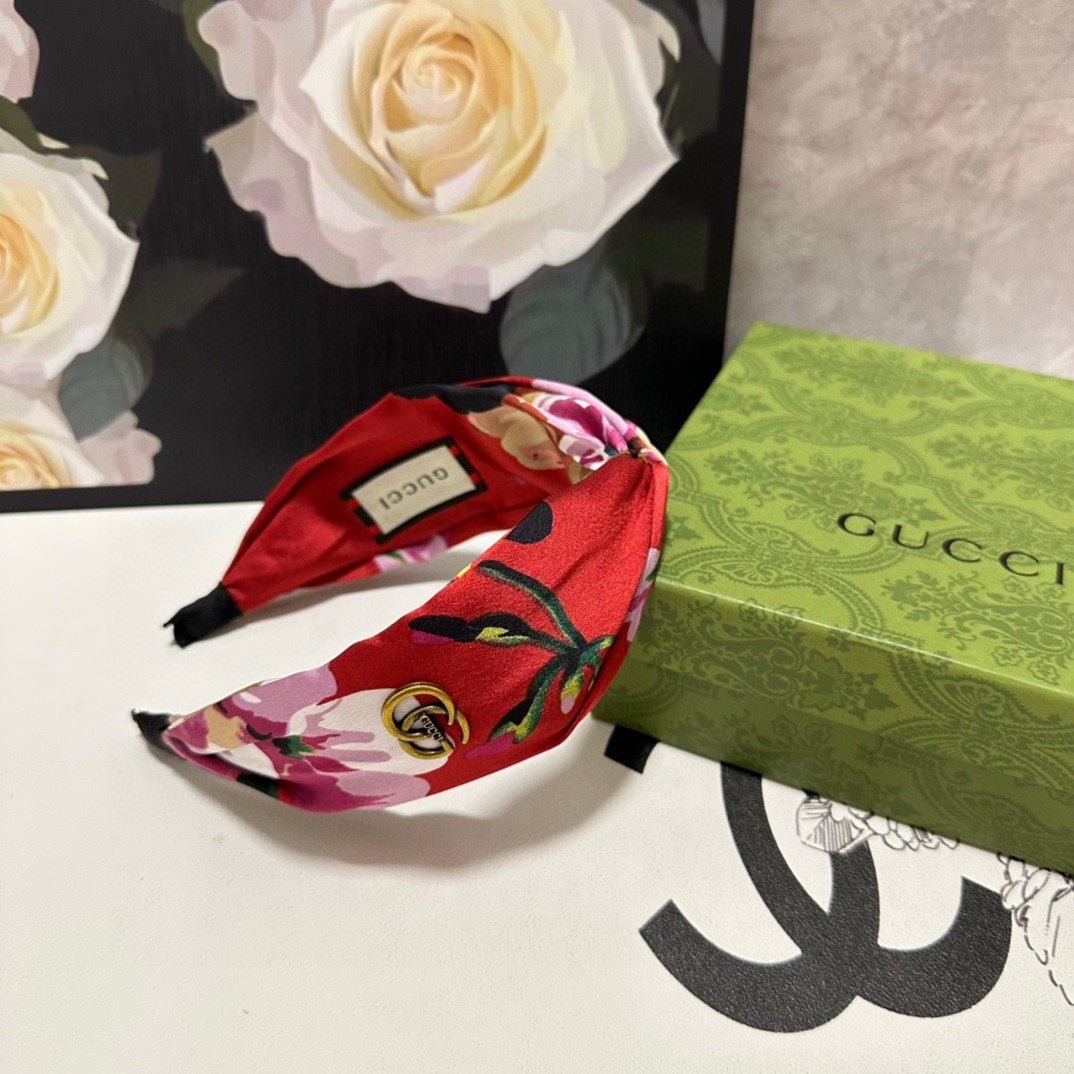 Alternative view of GUCCI HAIRBAND IN RED FLORAL SILK 252675