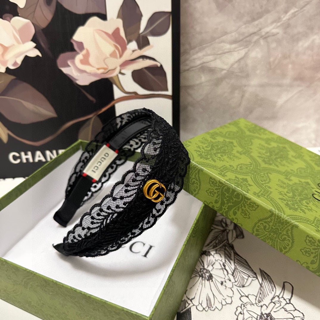 GUCCI Lace Edge GG Headband - Image 4