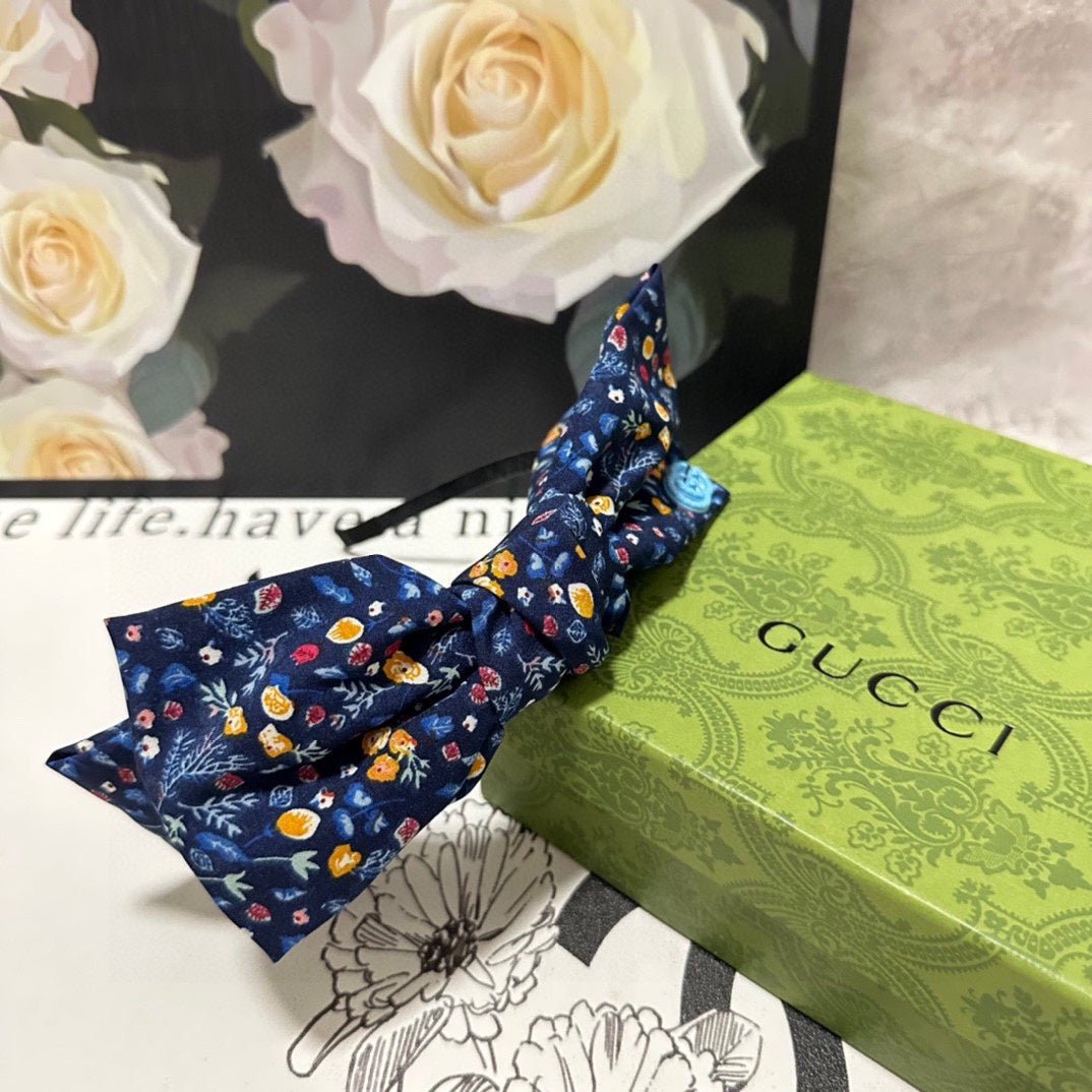 Alternative view of GUCCI HAIRBAND IN NAVY BLUE FLORAL FABRIC 385854