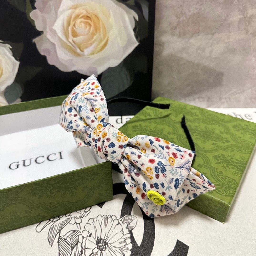 Alternative view of GUCCI HAIRBAND IN WHITE FLORAL FABRIC 385855