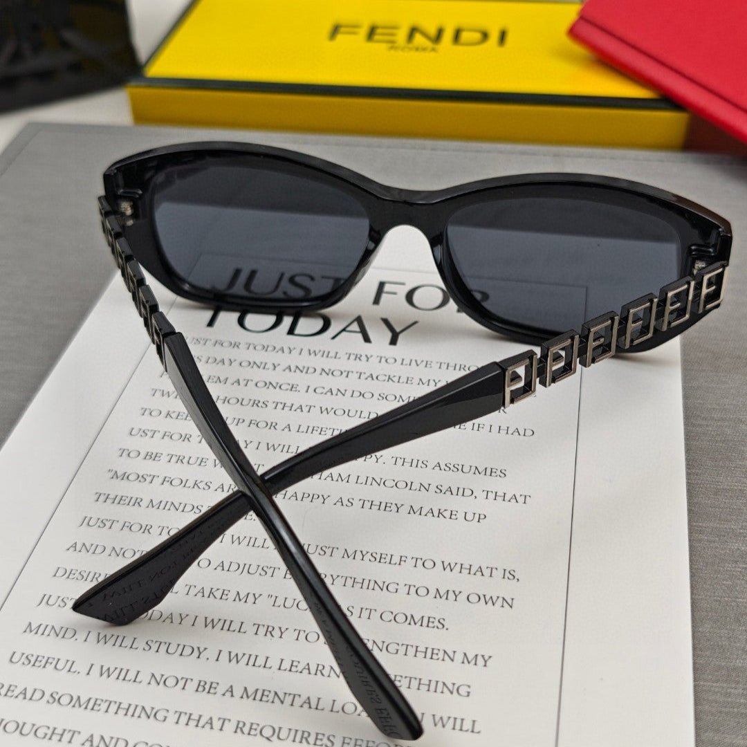 Fendi Acetate Fibre Turtle Shell Cat Eye Sunglasses - Image 8