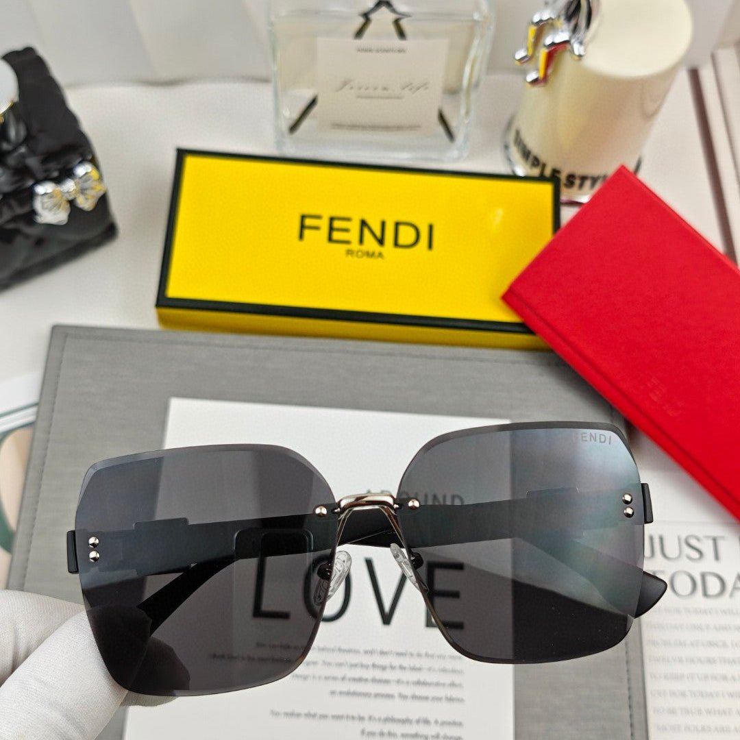 FENDI Metal Round Frame Hollowed-out Bridge Sunglasses - Image 4