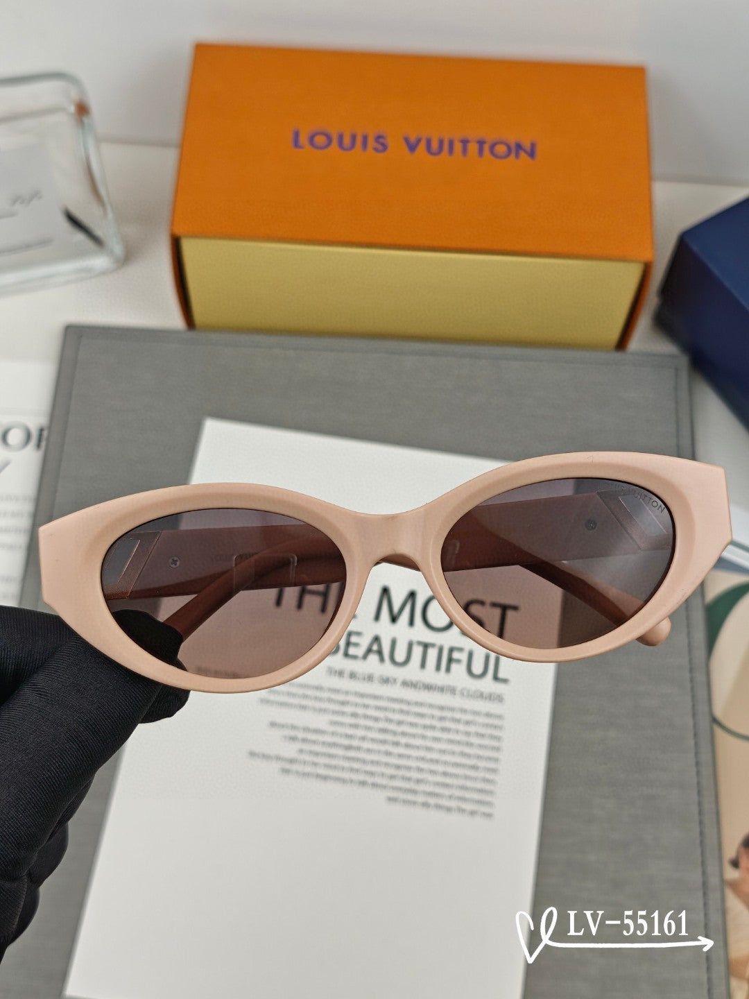 LV Black Oval Gold Stripe Sunglasses - Image 4