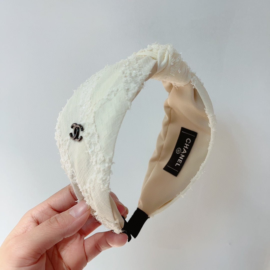 Alternative view of CHANEL WHITE CREAM FABRIC HAIRBAND 124698