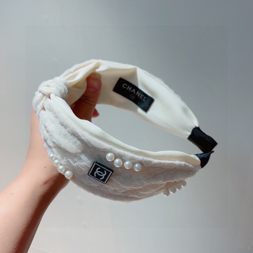 Alternative view of CHANEL WHITE HAIRBAND WITH PEARL FOR WOMEN 124701