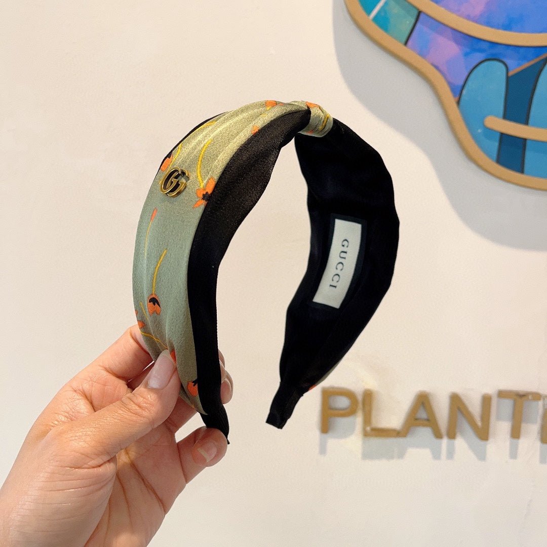 GUCCI Two-Tone Silk Twist GG Headband - Image 6