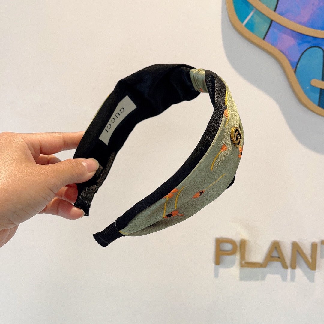 GUCCI Two-Tone Silk Twist GG Headband - Image 7
