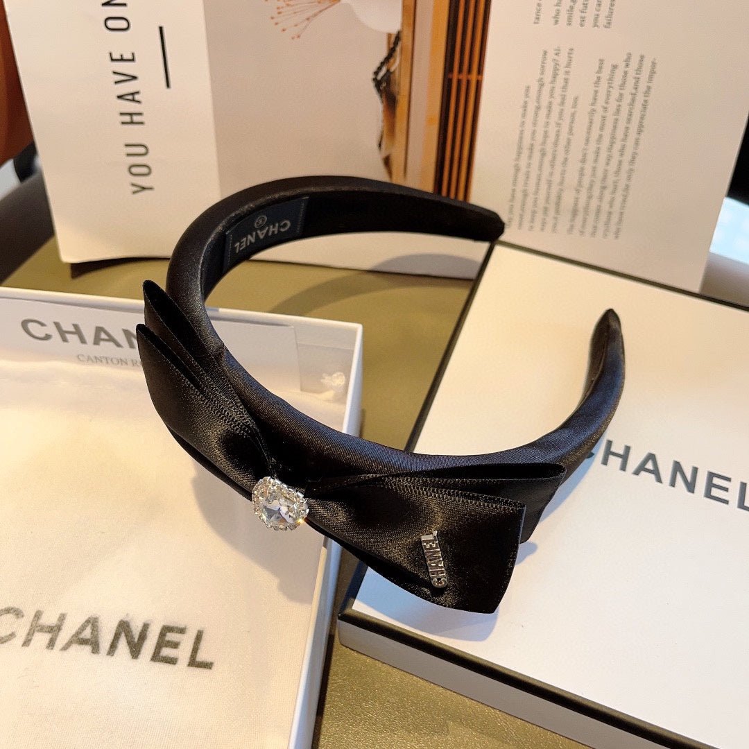 Alternative view of CHANEL BLACK SILK AND FABRIC HAIRBAND 414429