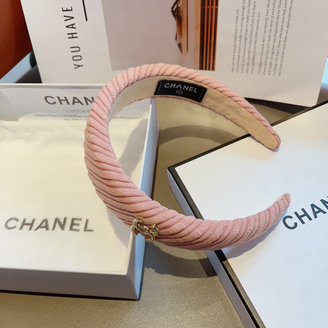 Alternative view of CHANEL LIGHT PINK FABRIC HAIRBAND WITH GOLD LOGO 414436