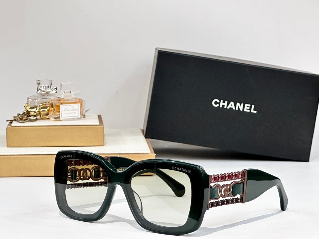 Alternative view of CHANEL SQUARE SUNGLASSES CH5537Q IN ACETATE CHAIN METAL