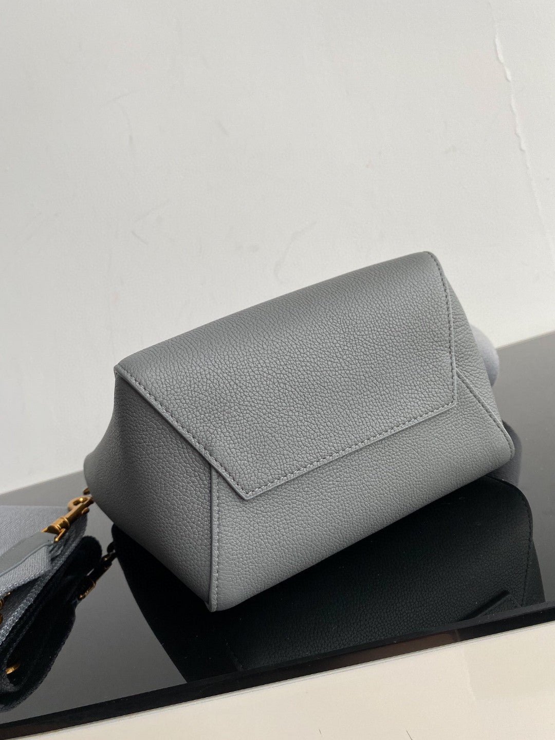 Celine Sangle Seau Bucket 24 Calfskin Bag - Image 6