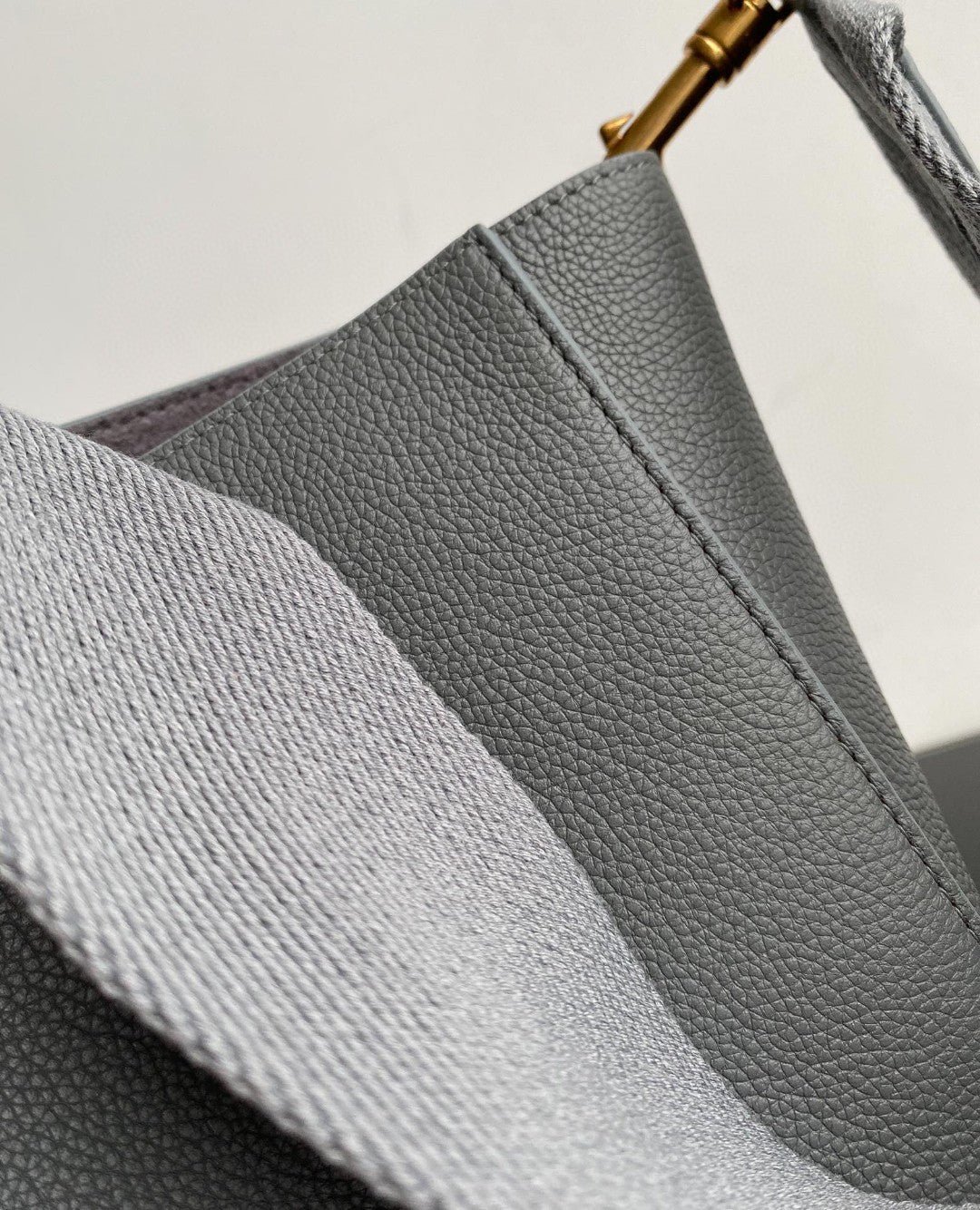 Celine Sangle Seau Bucket 24 Calfskin Bag - Image 9