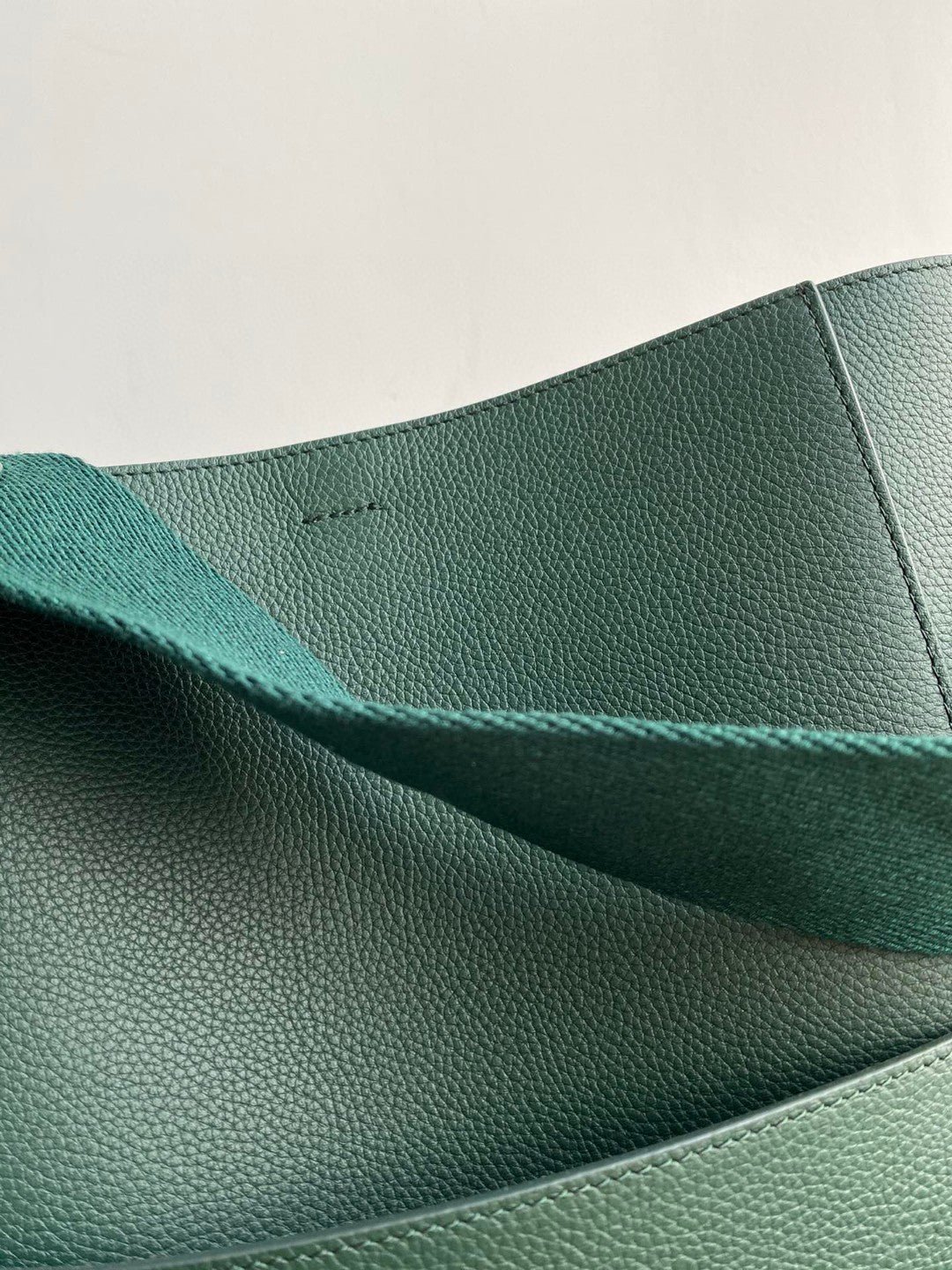 Celine Sangle Seau Bucket 33 Calfskin Bag - Image 8