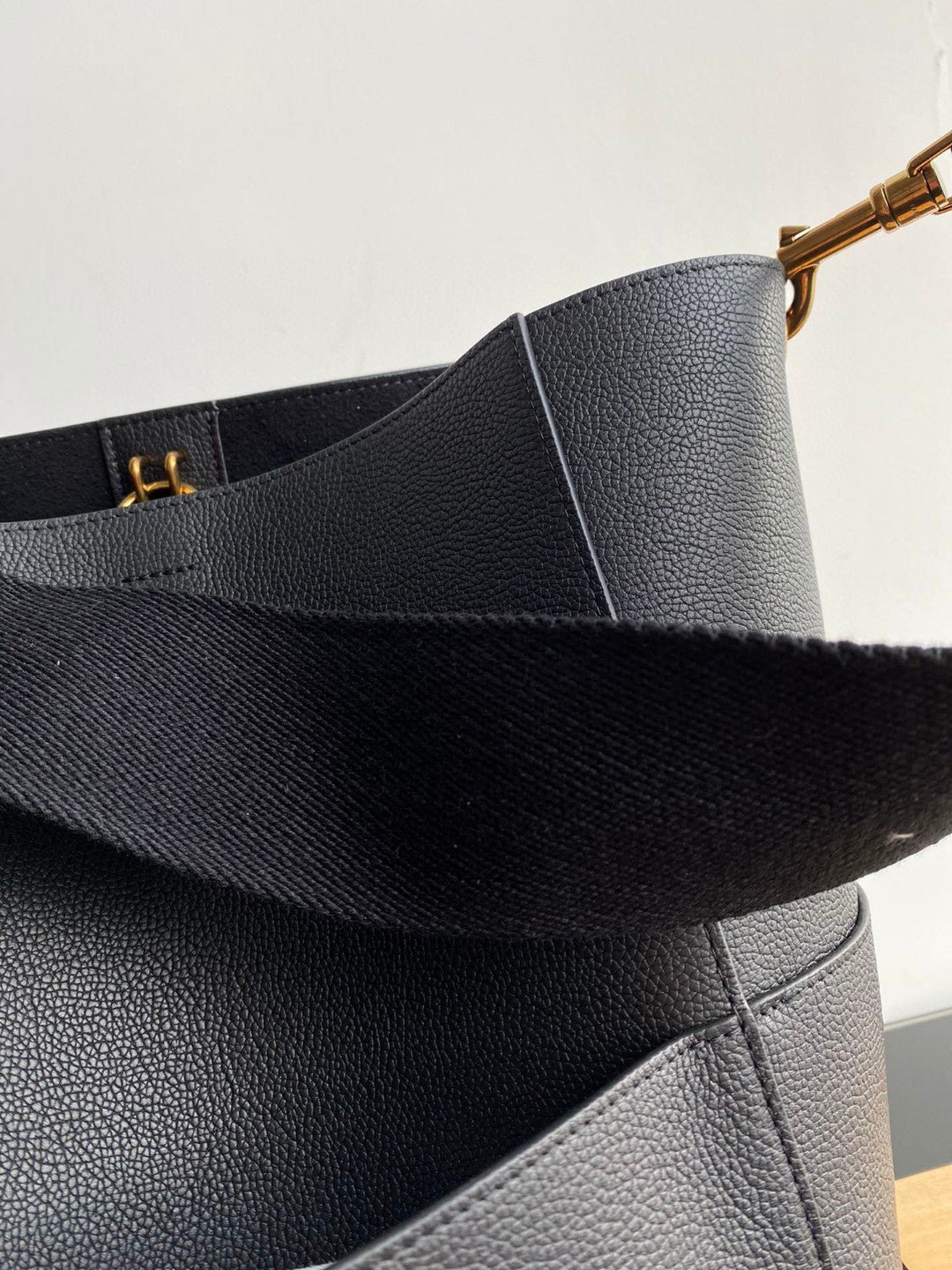 Celine Sangle Seau Bucket 33 Calfskin Bag - Image 5