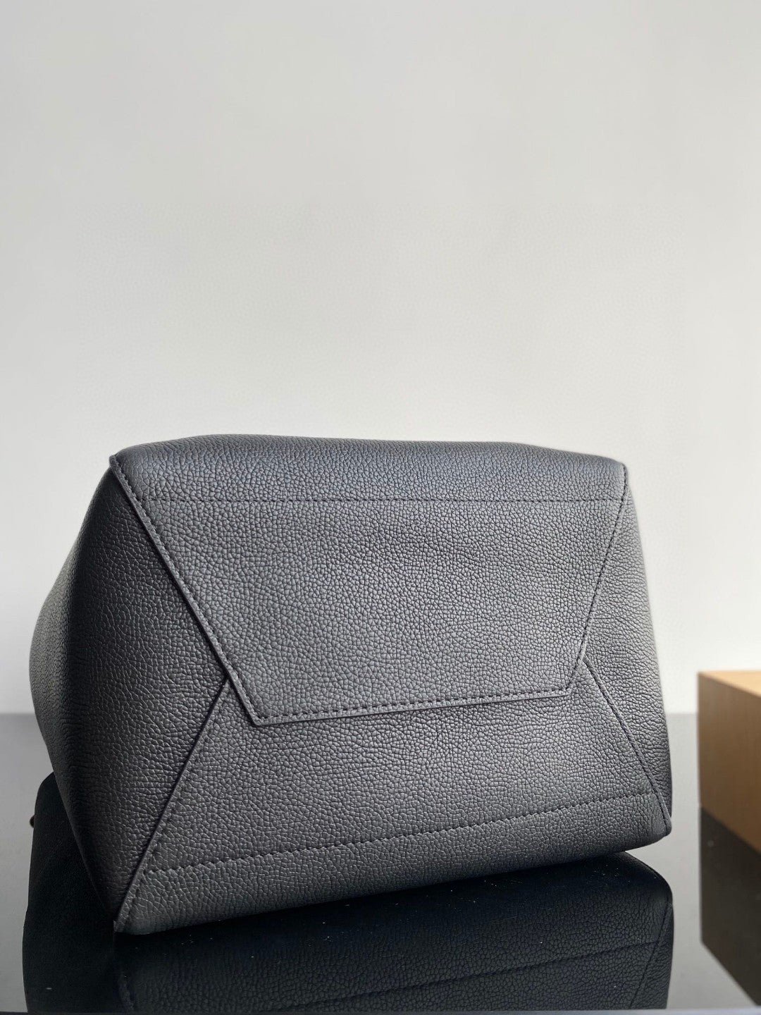 Celine Sangle Seau Bucket 33 Calfskin Bag - Image 9