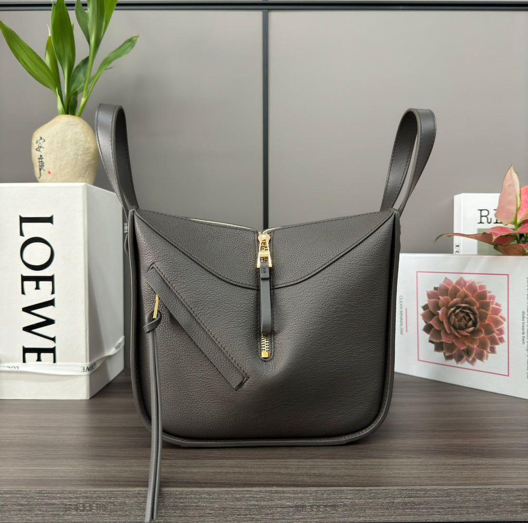 LOE 20 HAMMOCK COMPACT BAG IN UMBER BROWN CALFSKIN - Image 5