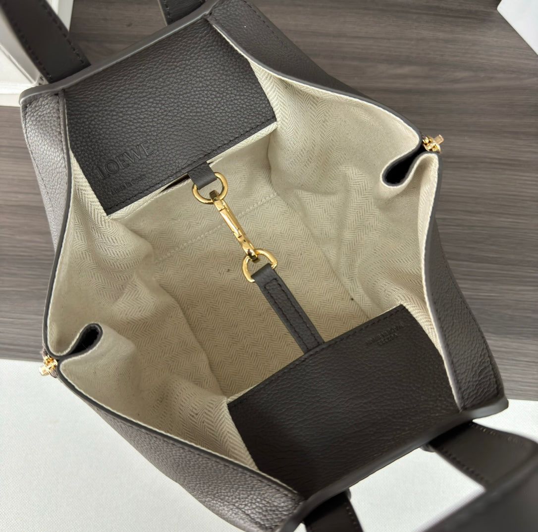 LOE 20 HAMMOCK COMPACT BAG IN UMBER BROWN CALFSKIN - Image 7