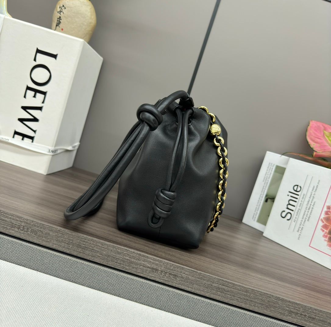 LOE MEDIUM 30 FLAMENCO PURSE BUCKET IN BLACK LAMBSKIN - Image 7