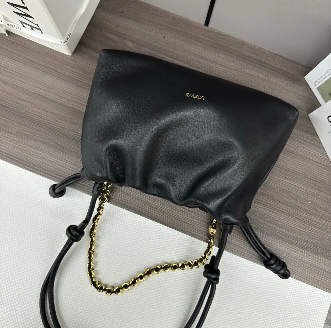LOE MEDIUM 30 FLAMENCO PURSE BUCKET IN BLACK LAMBSKIN - Image 3