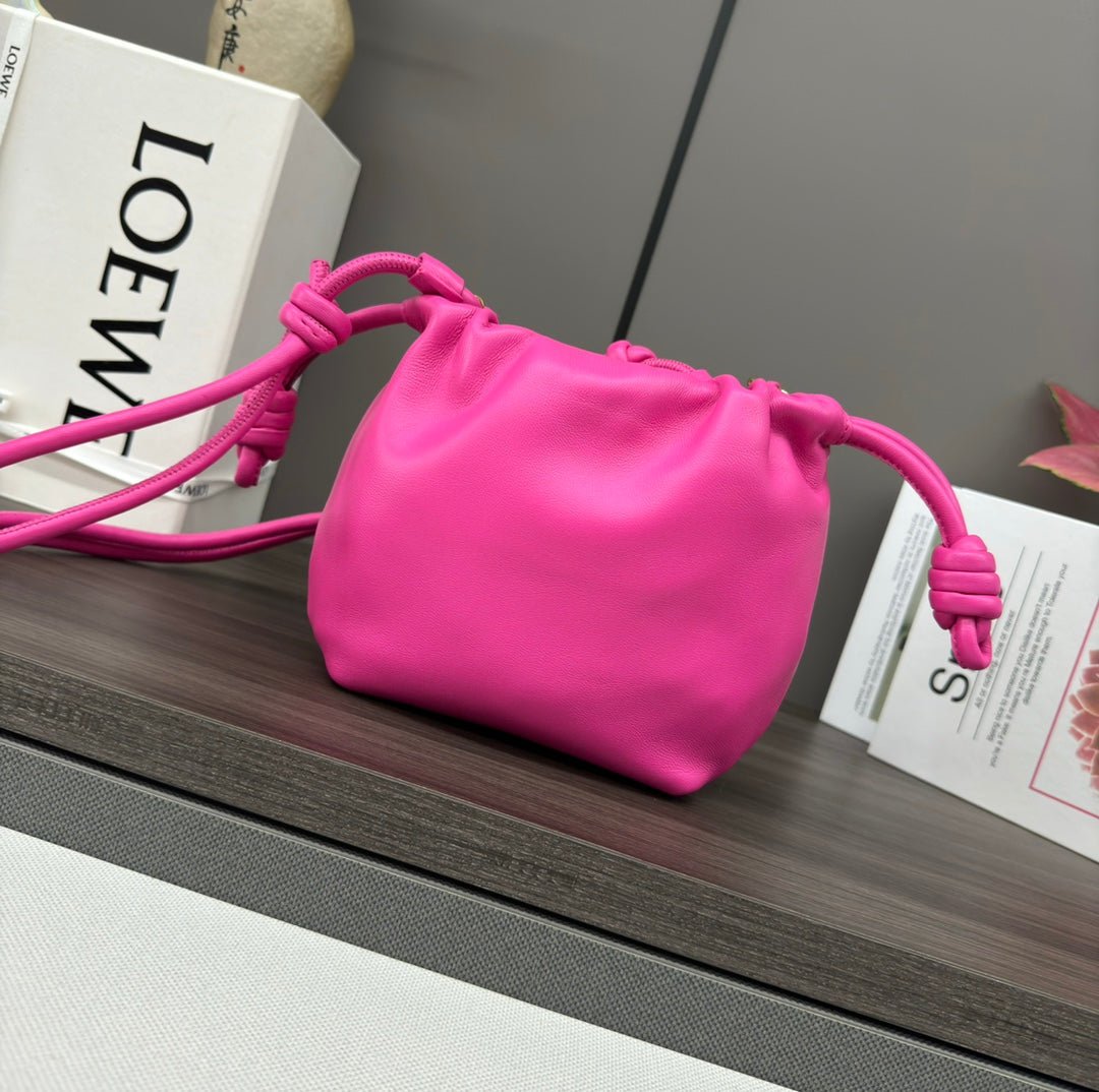 Alternative view of LOE 23 FLAMENCO PURSE BUCKET IN FUSICA PINK LAMBSKIN