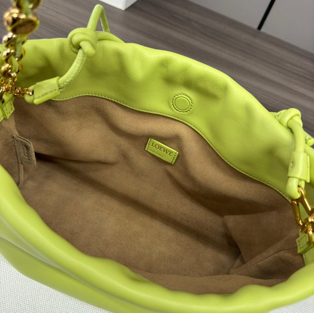 LOE MEDIUM 30 FLAMENCO PURSE BUCKET IN PEAR GREEN LAMBSKIN - Image 4