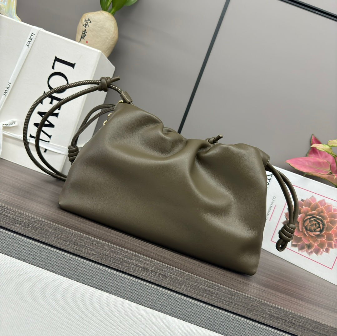 Alternative view of LOE MEDIUM 30 FLAMENCO PURSE BUCKET IN ARMY GREEN LAMBSKIN