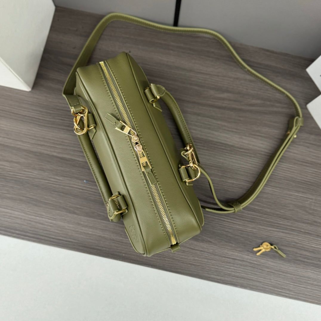 AMAZONA 23 CROPPED BAG IN OLIVE GREEN SOFT GRAINED CALFSKIN - Image 3