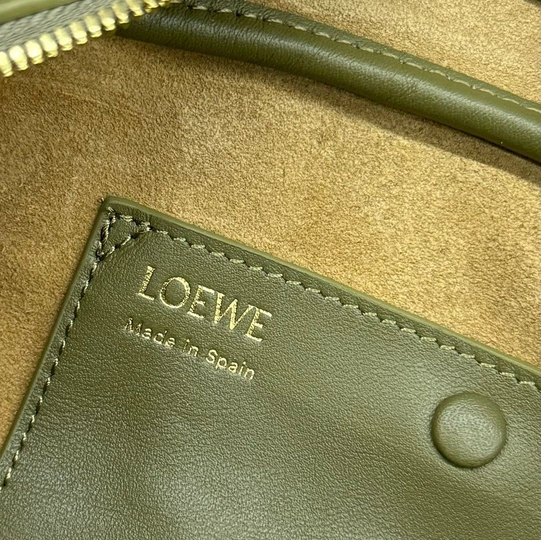 AMAZONA 23 CROPPED BAG IN OLIVE GREEN SOFT GRAINED CALFSKIN - Image 4