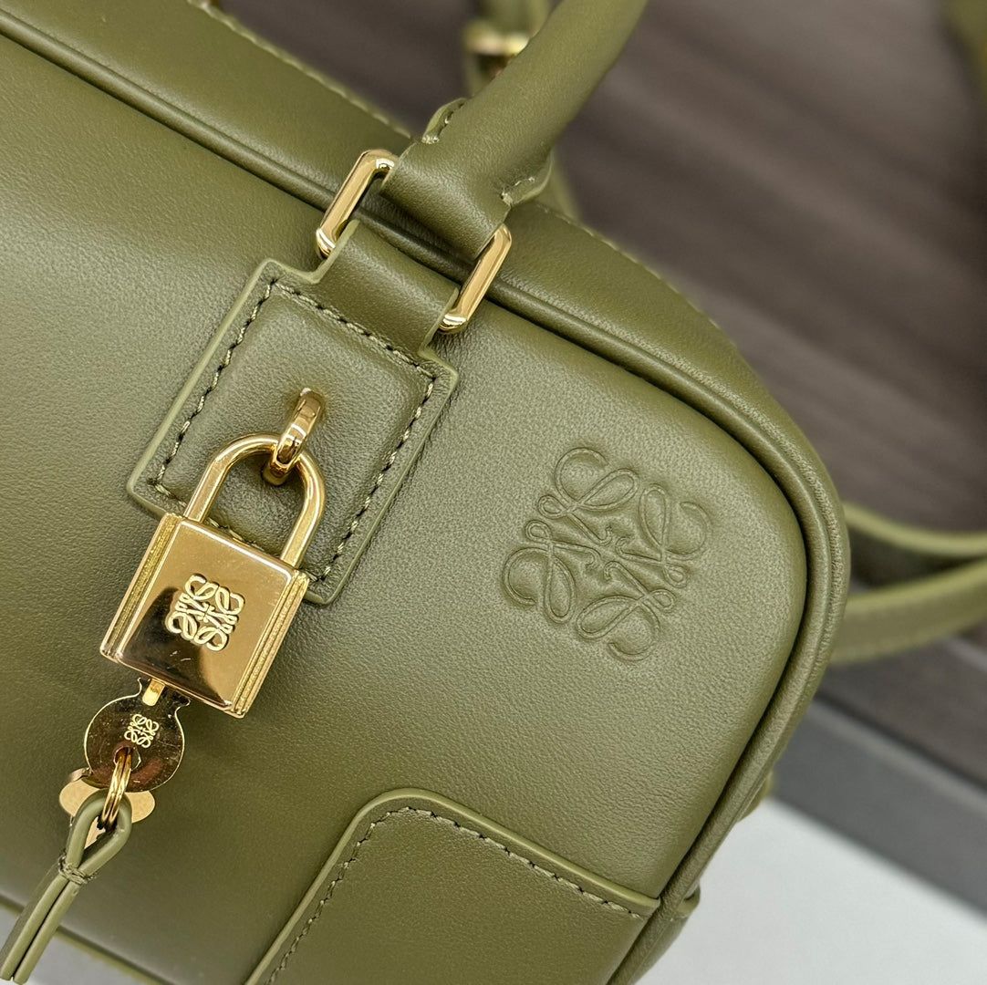 AMAZONA 23 CROPPED BAG IN OLIVE GREEN SOFT GRAINED CALFSKIN - Image 5
