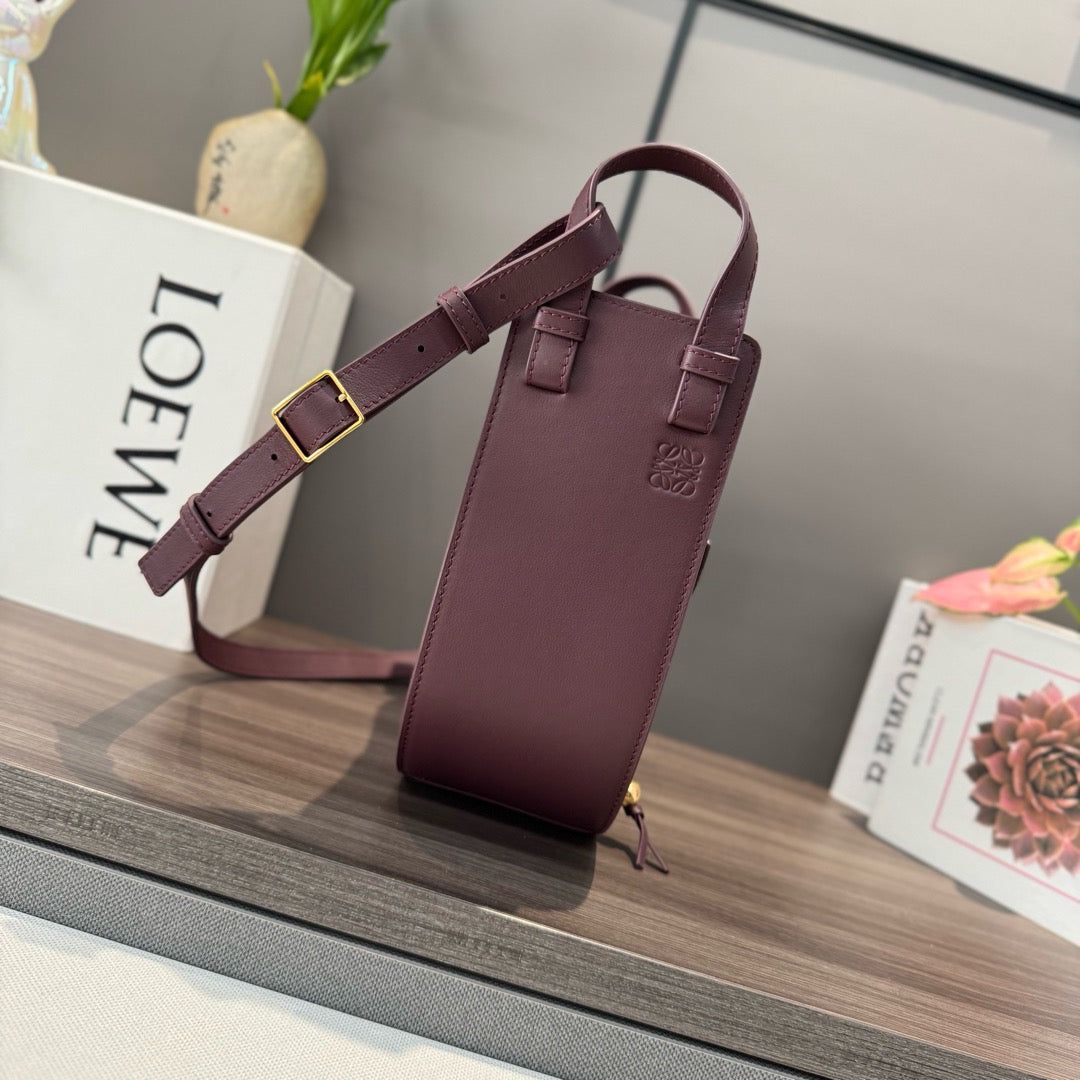 Loewe Hammock Slice Bag Reddish-Brown Shiny Calfskin - Image 3