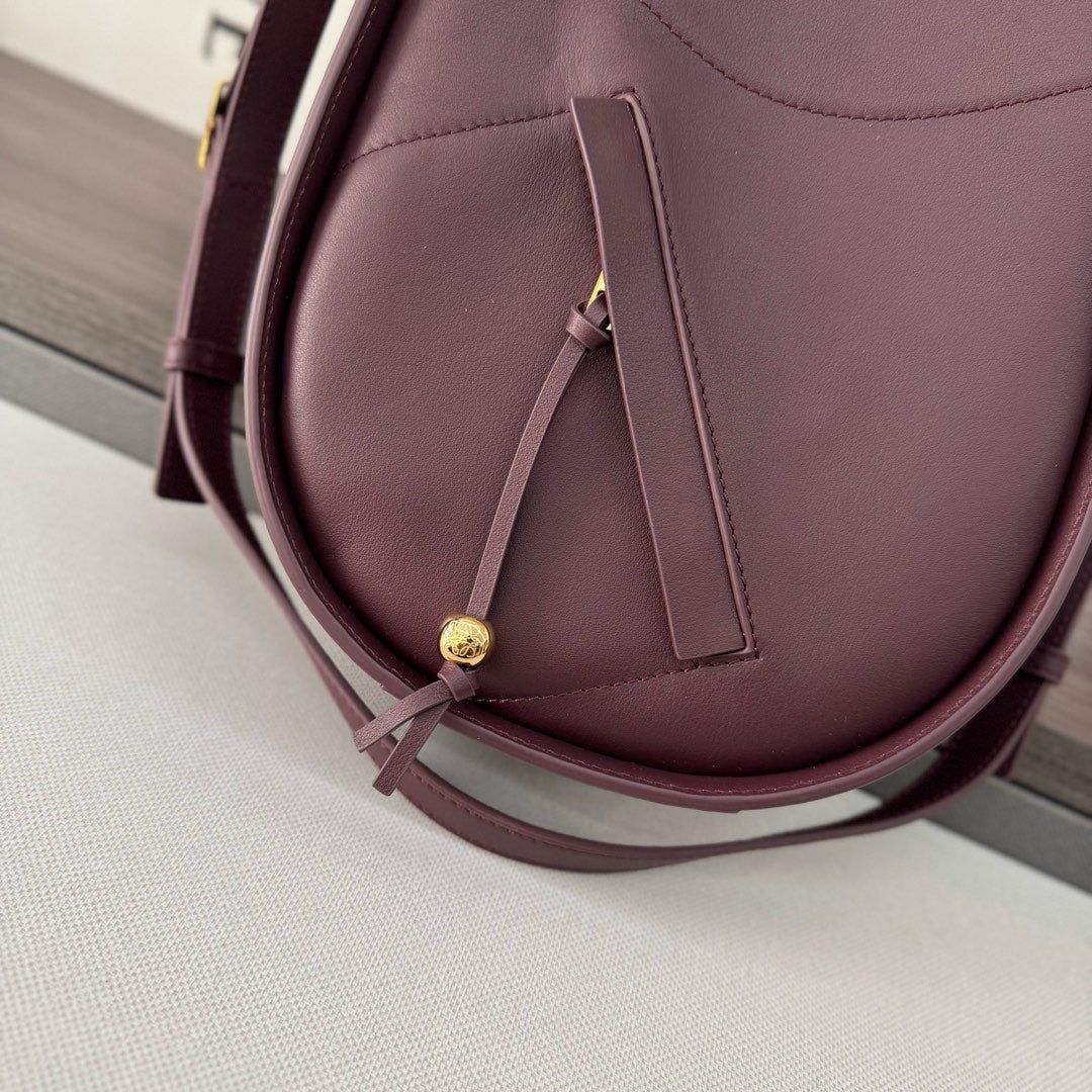 Loewe Hammock Slice Bag Reddish-Brown Shiny Calfskin - Image 8