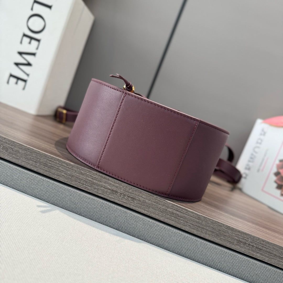 Loewe Hammock Slice Bag Reddish-Brown Shiny Calfskin - Image 4