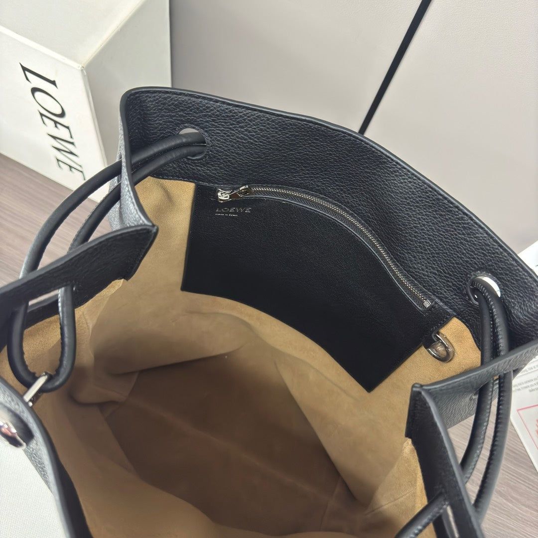 Loewe Pebble Hobo Chocolate Smooth Calfskin - Image 8