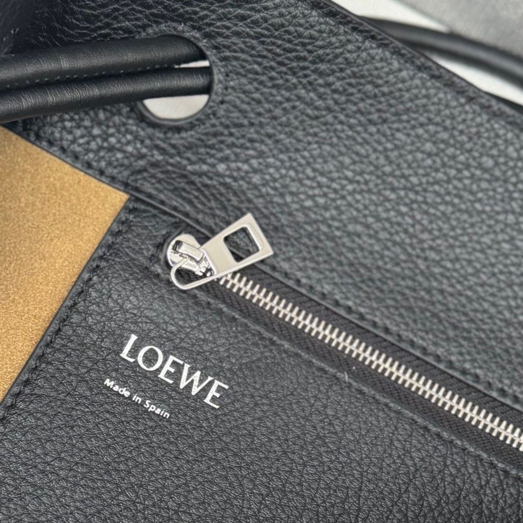 Loewe Pebble Hobo Chocolate Smooth Calfskin - Image 6