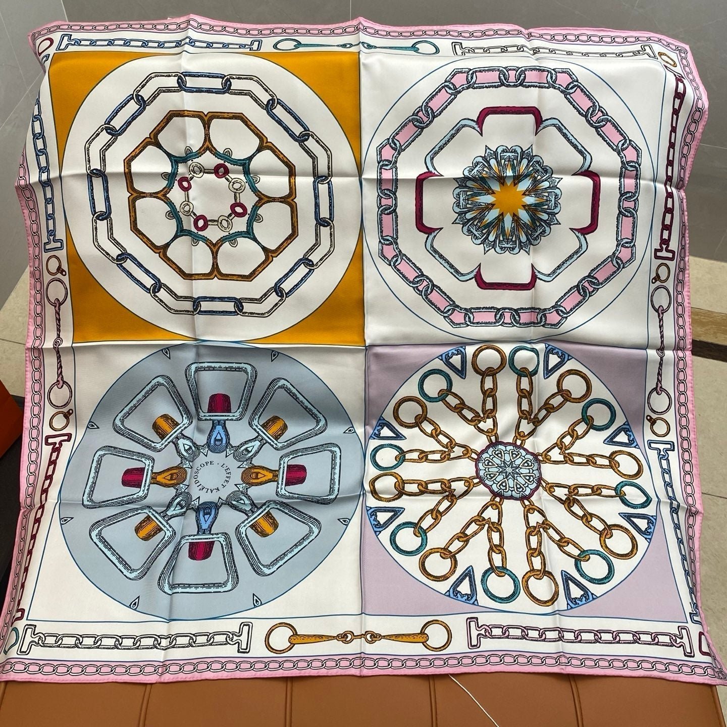Alternative view of HERMES HERMES 25S SCARF 90 IN SILK 703668
