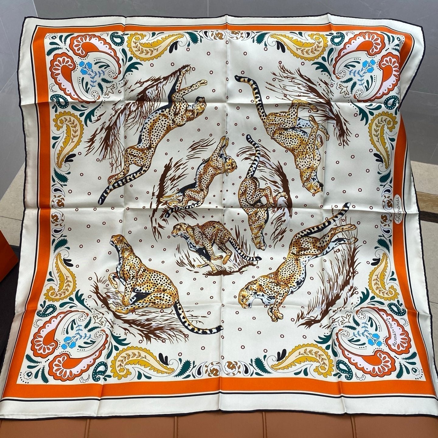 Alternative view of HERMES HERMES 25S SCARF 90 IN SILK 703669