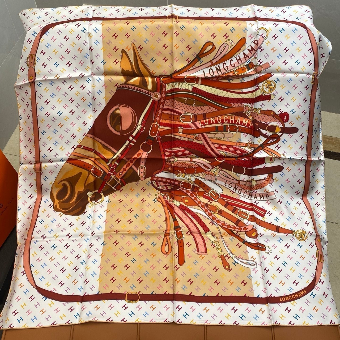 Alternative view of HERMES HERMES 25S SCARF 90 IN SILK 703680