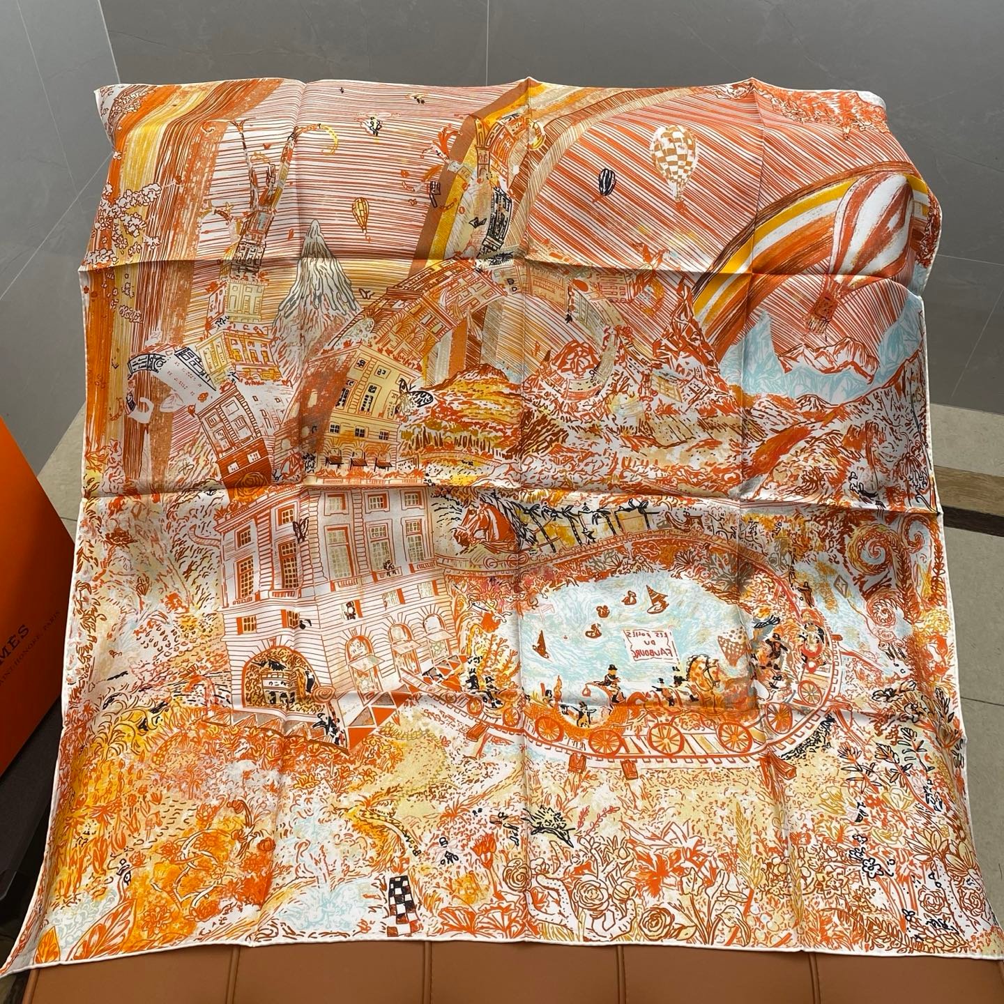 Alternative view of HERMES HERMES 25S SCARF 90 IN SILK 703689