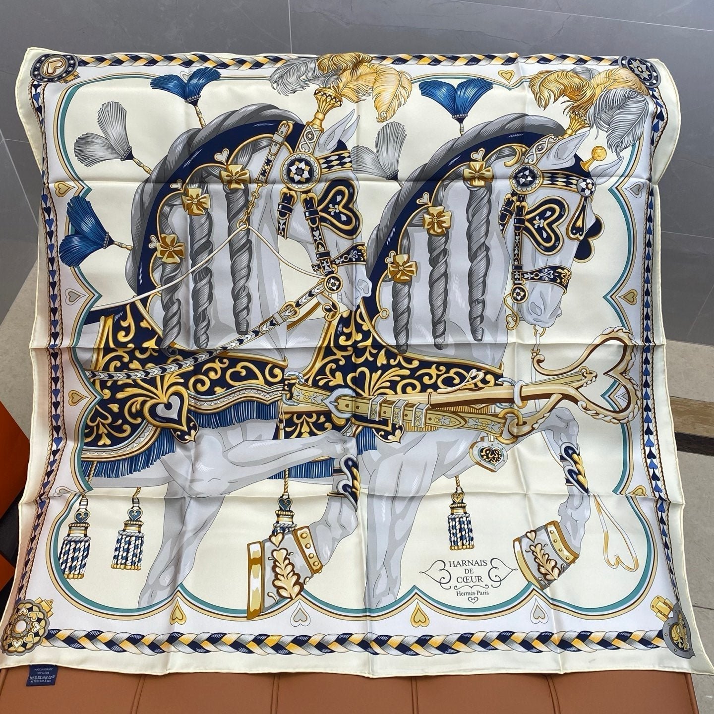 Alternative view of HERMES HERMES 25S SCARF 90 IN SILK 709686