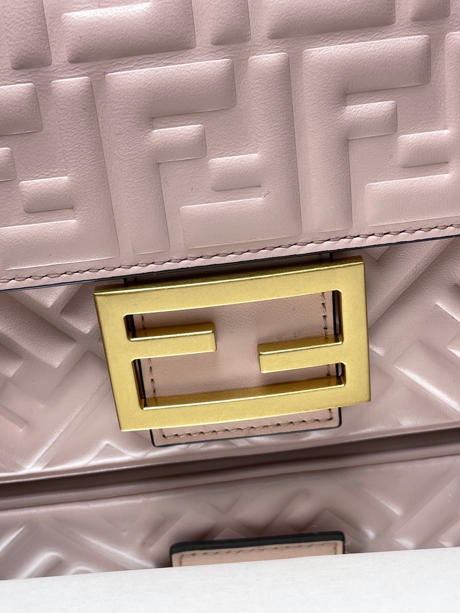 Fendi Baguette 24 Pink Motif Calfskin Bag - Image 5