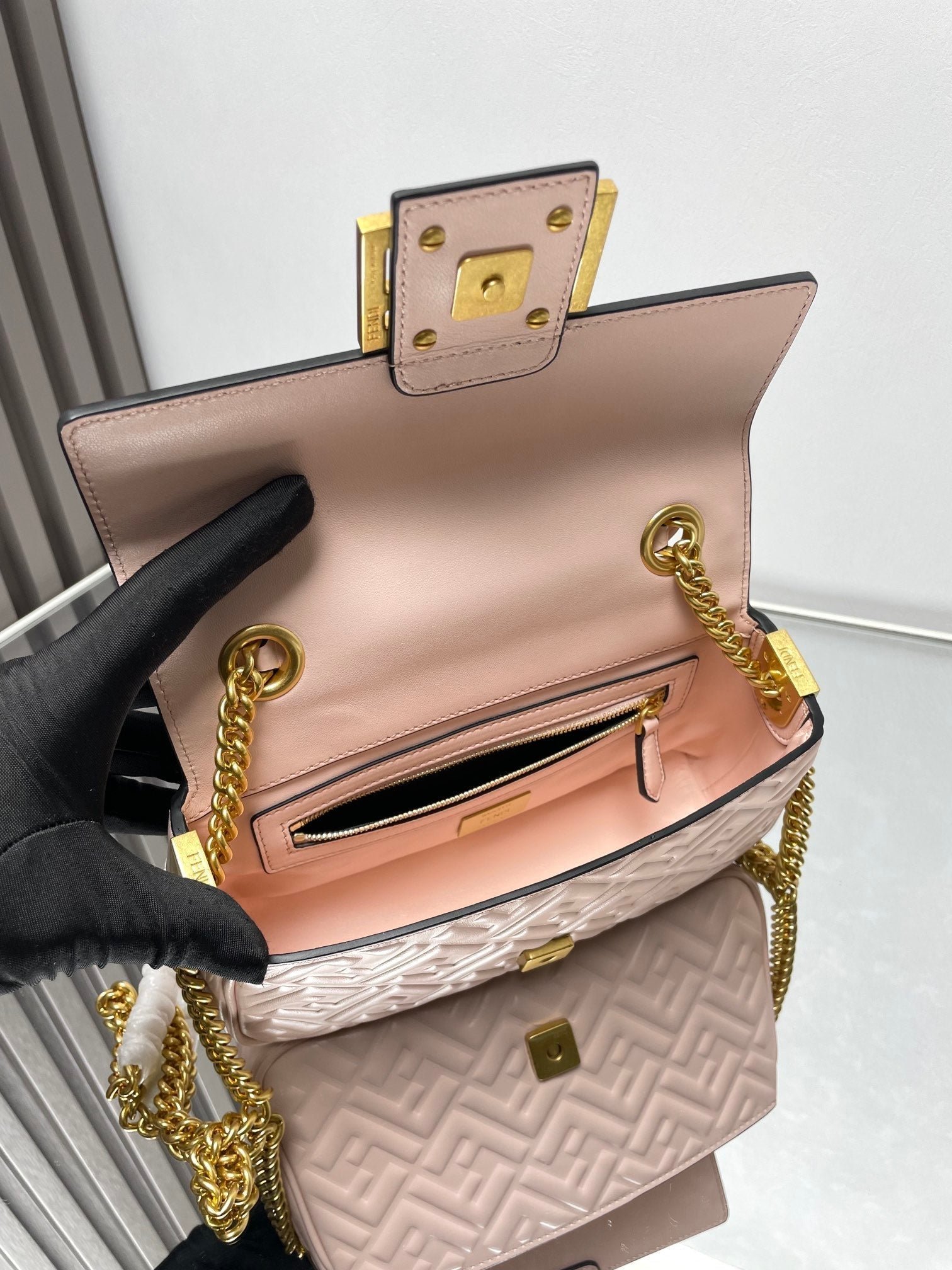 Fendi Baguette 24 Pink Motif Calfskin Bag - Image 6