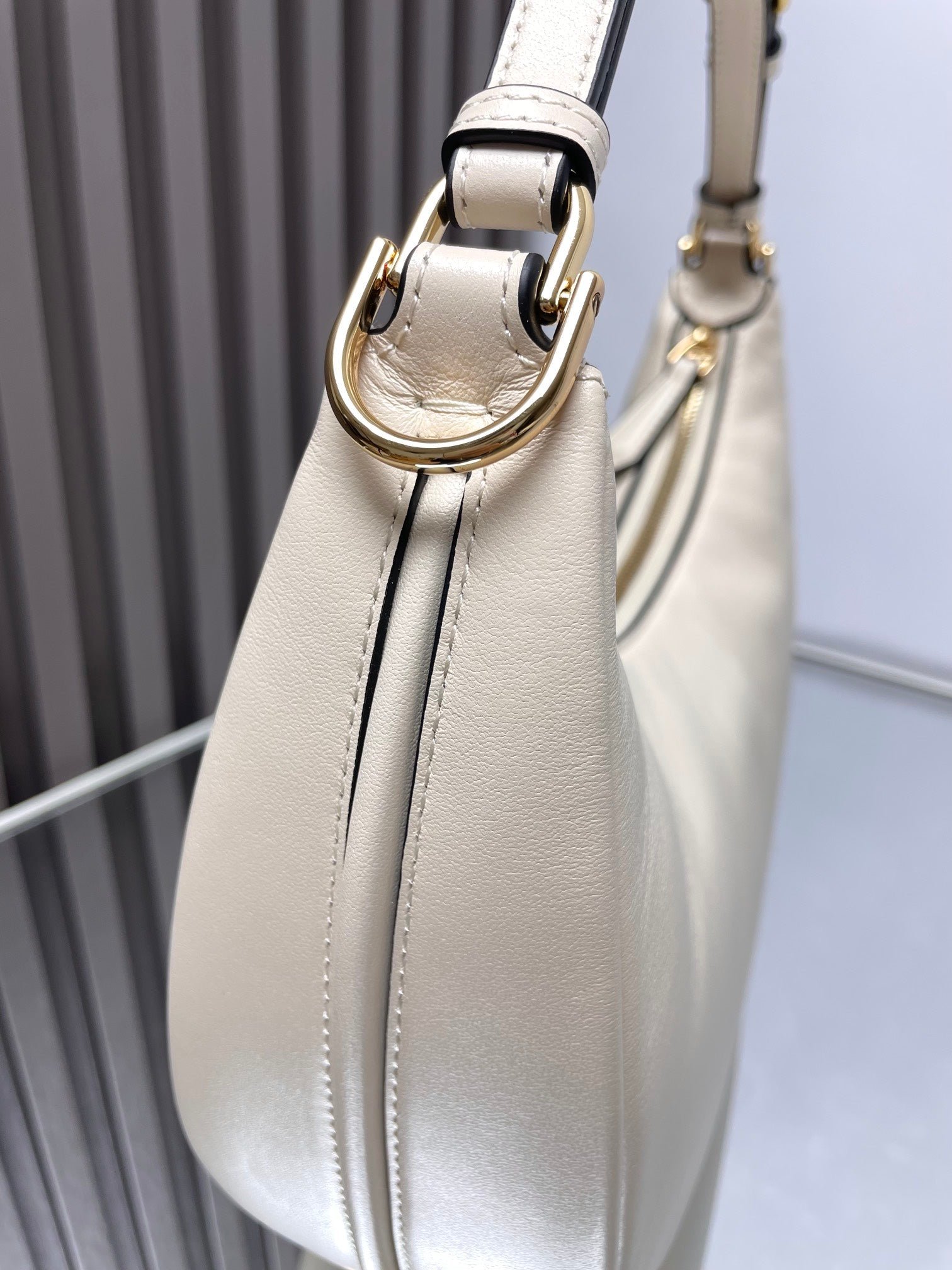 Fendi Fendigraphy Medium White Lambskin - Image 4