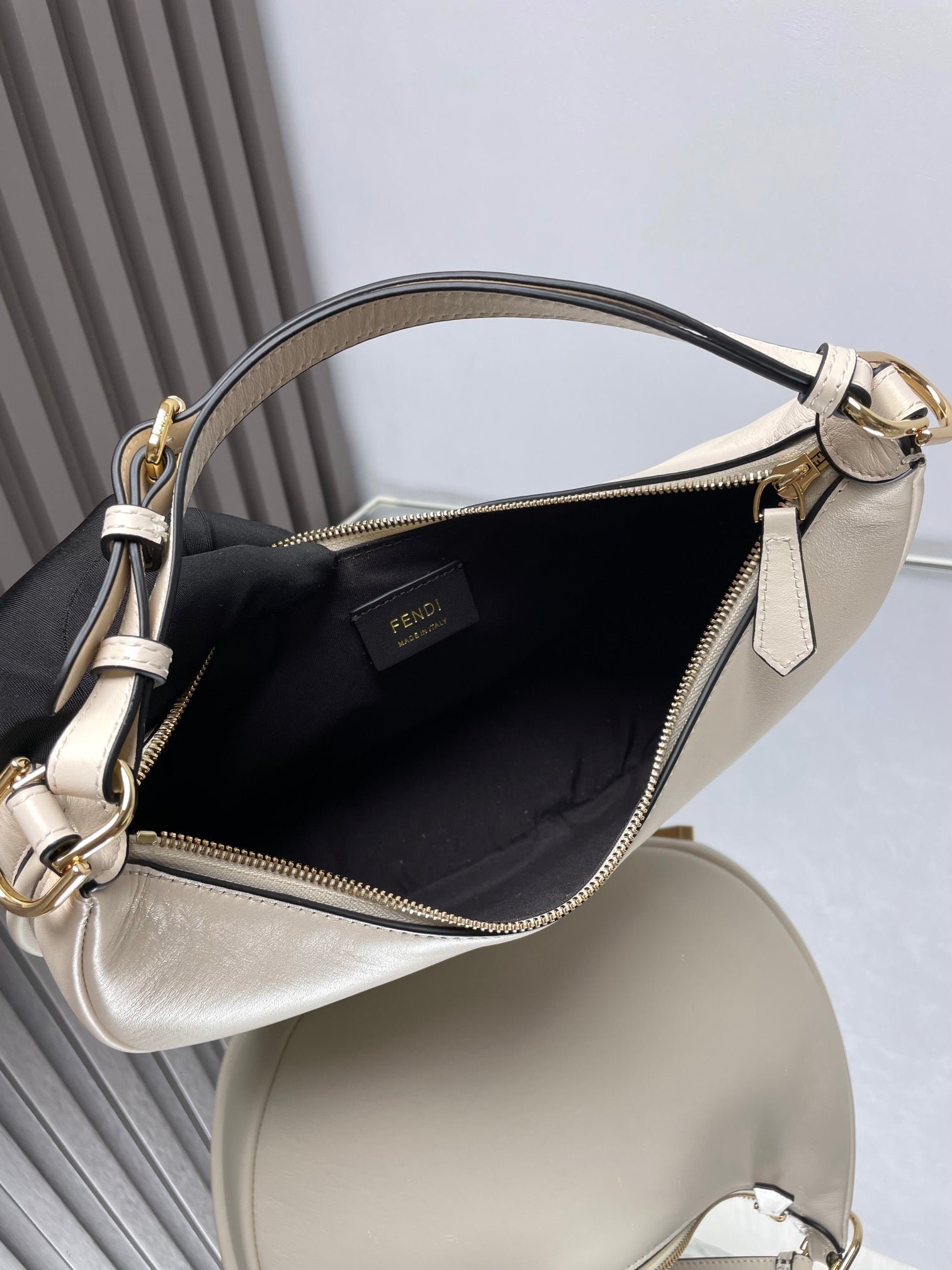 Fendi Fendigraphy Medium White Lambskin - Image 6