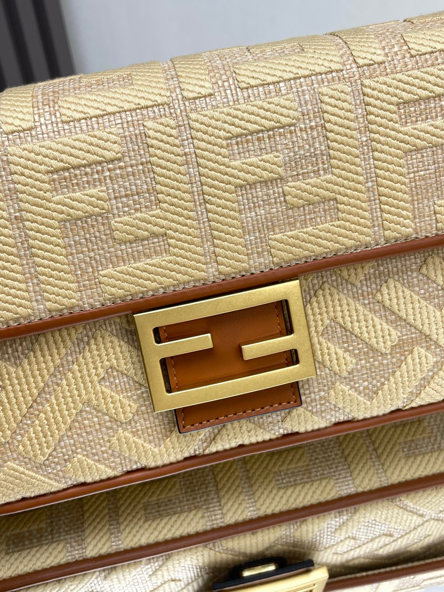 Fendi Baguette 27 Gold Tan Embroidery - Image 3
