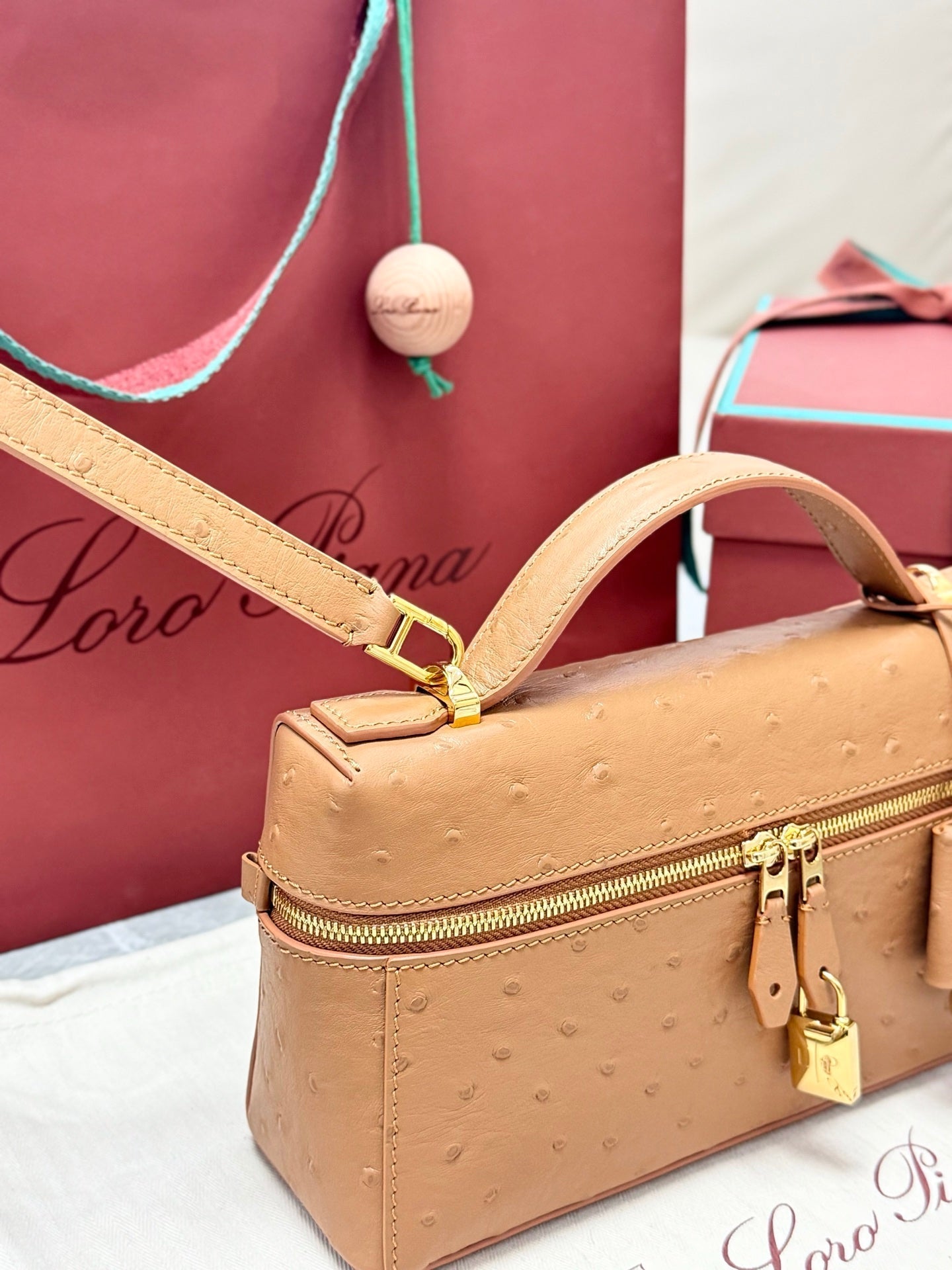 Loro Piana Extra Tan Ostrich Bag - Image 7