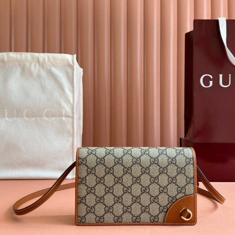 GUCCI EMBLEM WALLET MONOGRAM 20 IN BEIGE AND DARK BROWN CALFSKIN