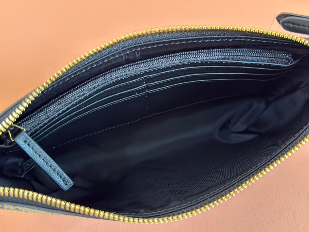 GUCCI GG Zip Chain Crossbody Bag - Image 6