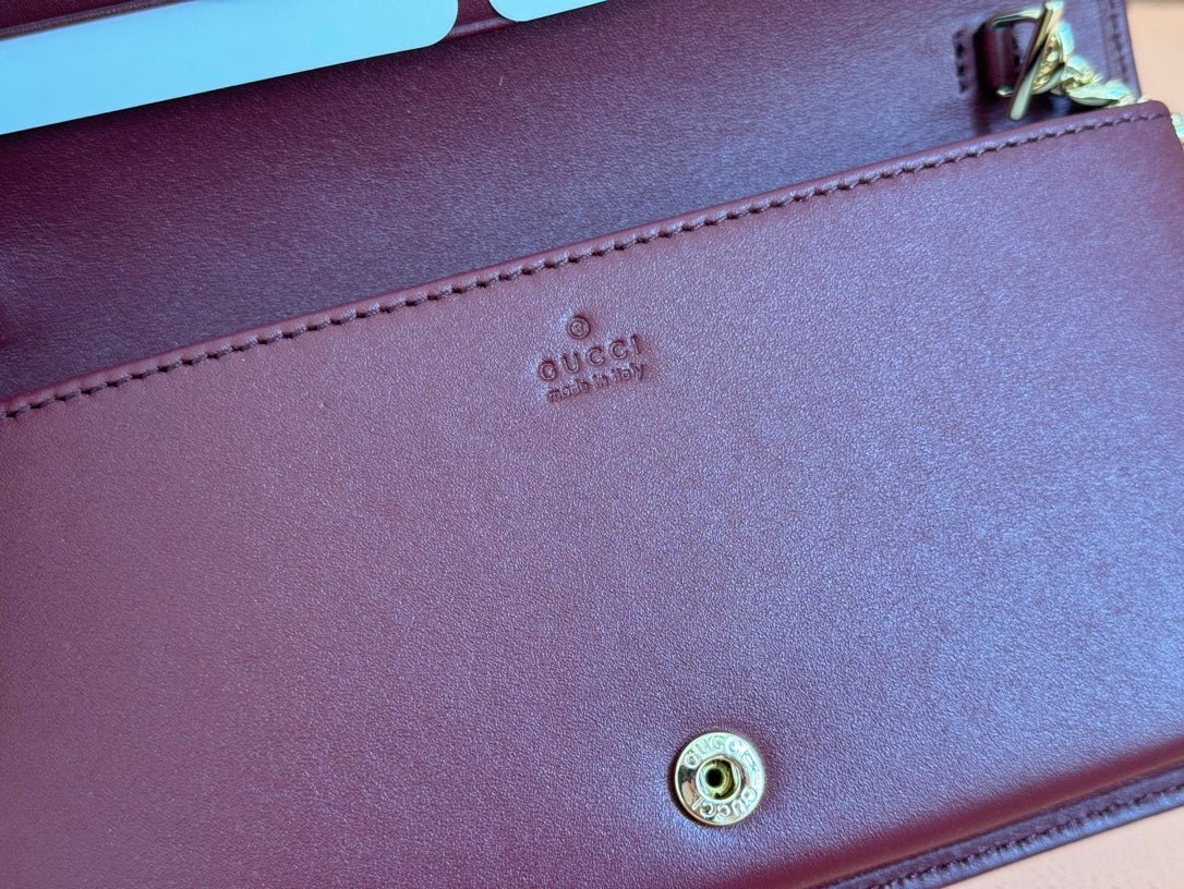 GUCCI Burgundy Horsebit Chain Wallet - Image 7